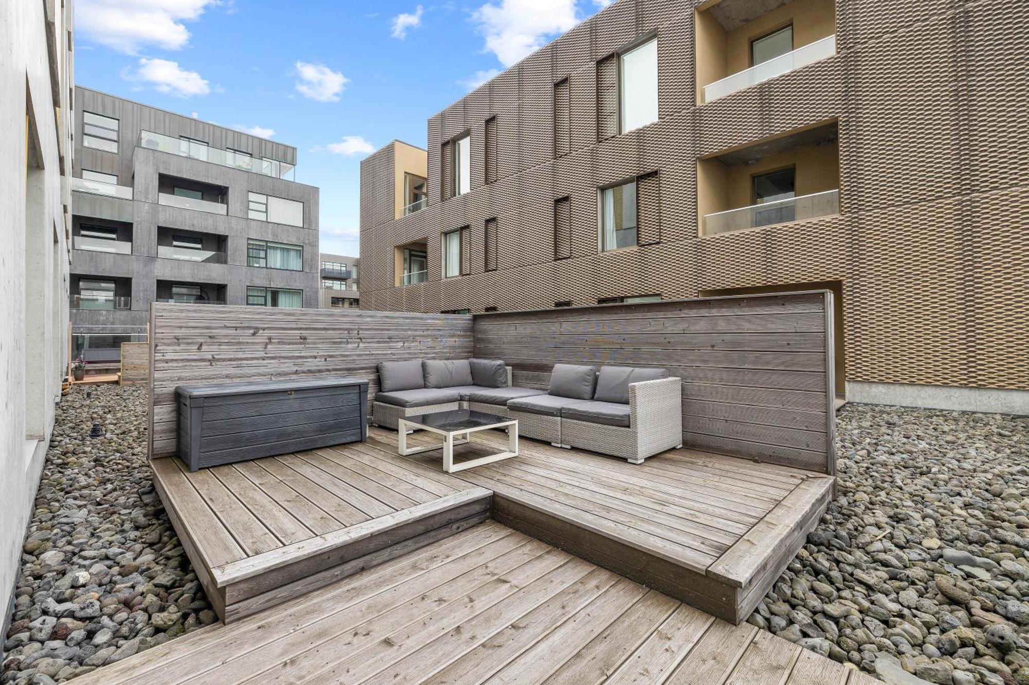Vibrant Hafnatorg I Spacious Property With Expansive Garage Reykjavík Exteriér fotografie