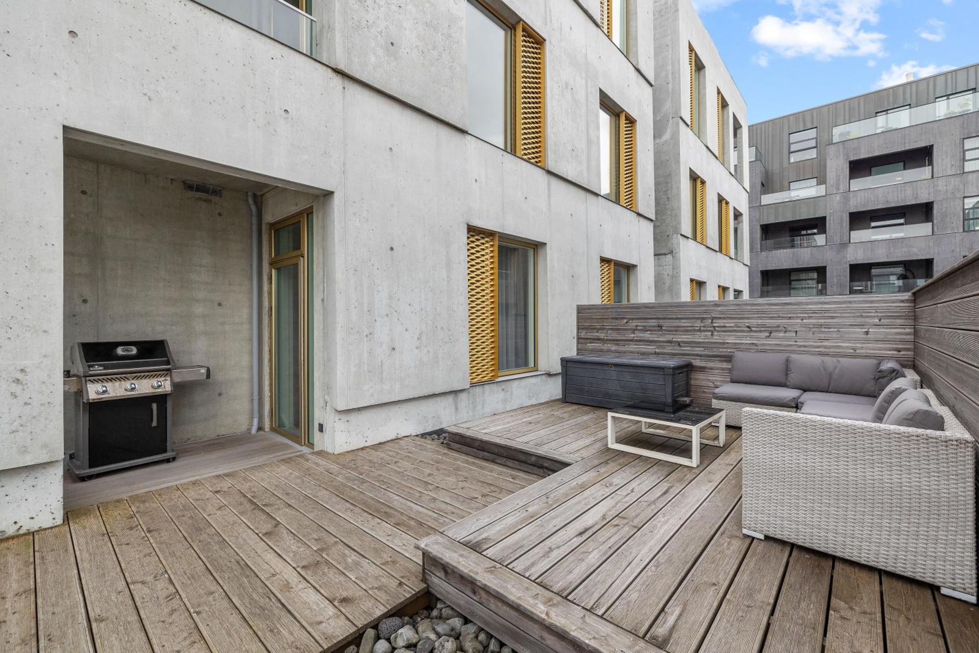 Vibrant Hafnatorg I Spacious Property With Expansive Garage Reykjavík Exteriér fotografie