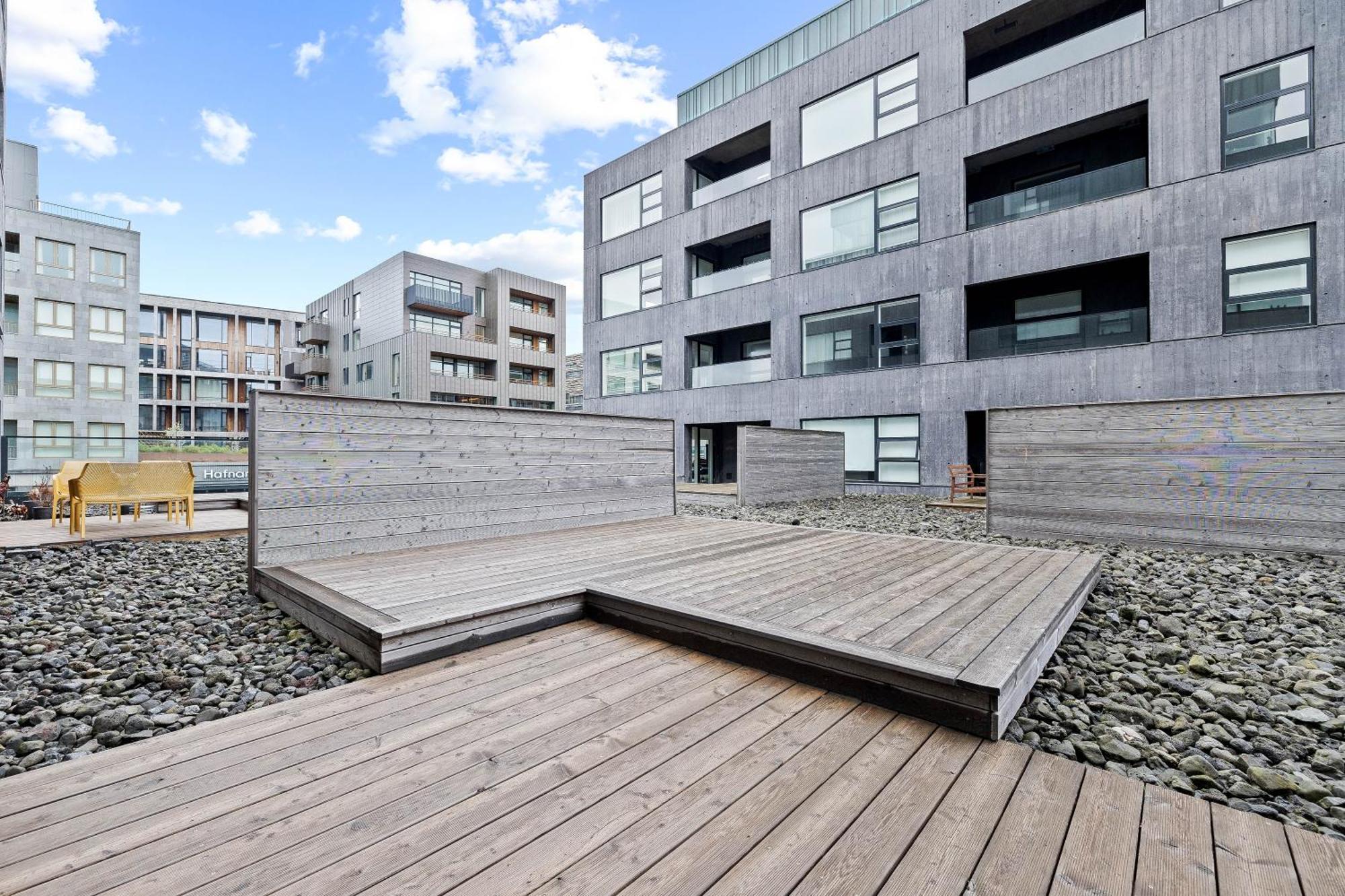Vibrant Hafnatorg I Spacious Property With Expansive Garage Reykjavík Exteriér fotografie