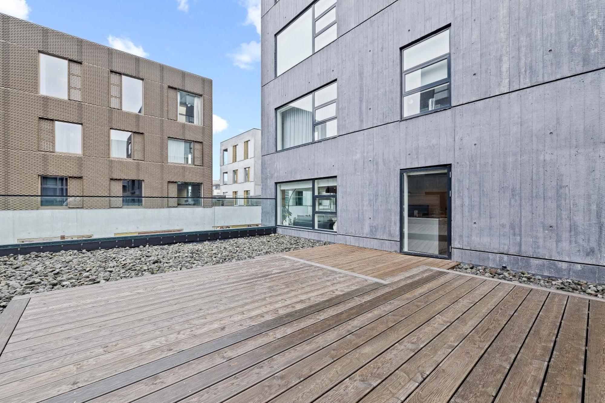 Vibrant Hafnatorg I Spacious Property With Expansive Garage Reykjavík Exteriér fotografie