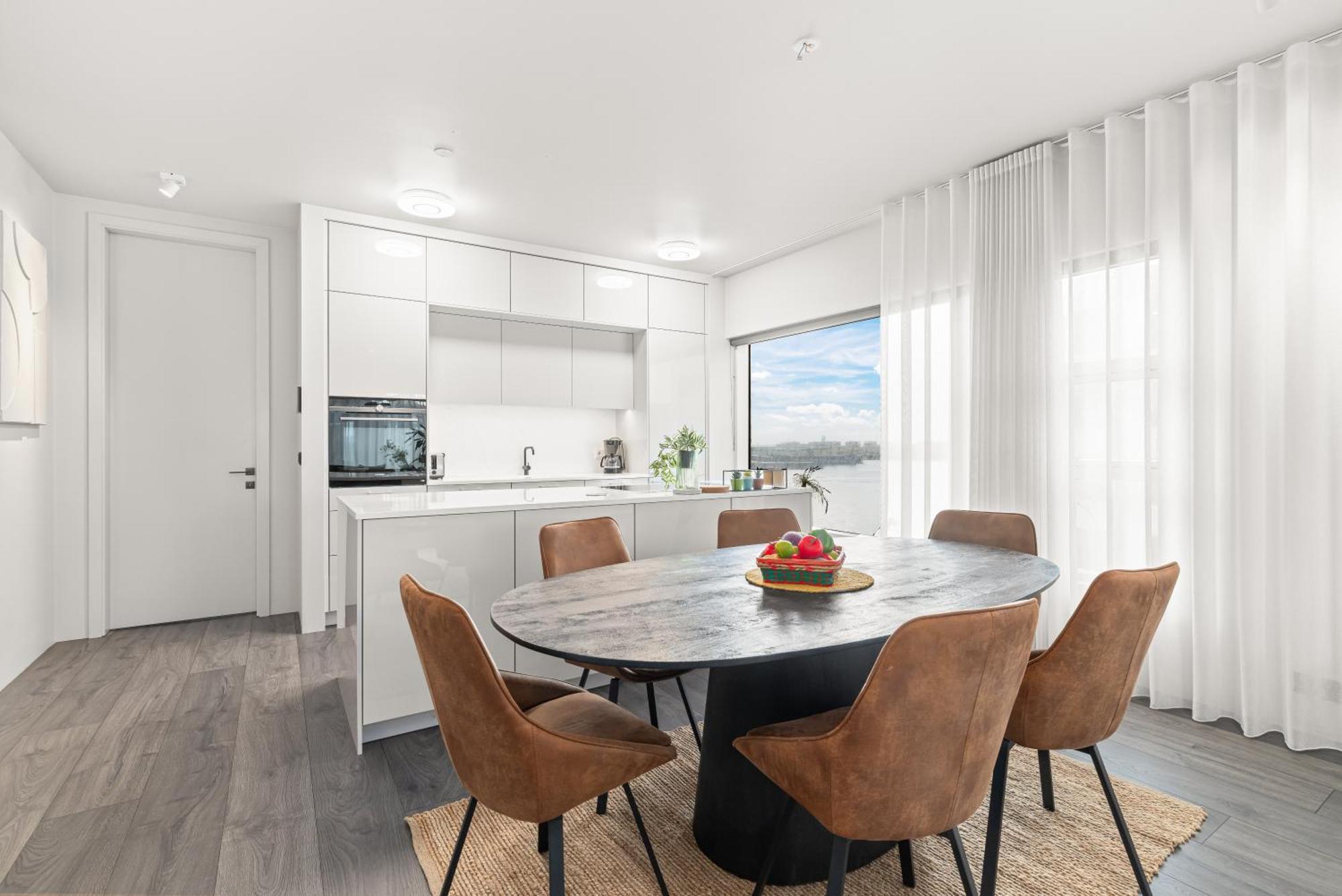 Vibrant Hafnatorg I Spacious Property With Expansive Garage Reykjavík Exteriér fotografie
