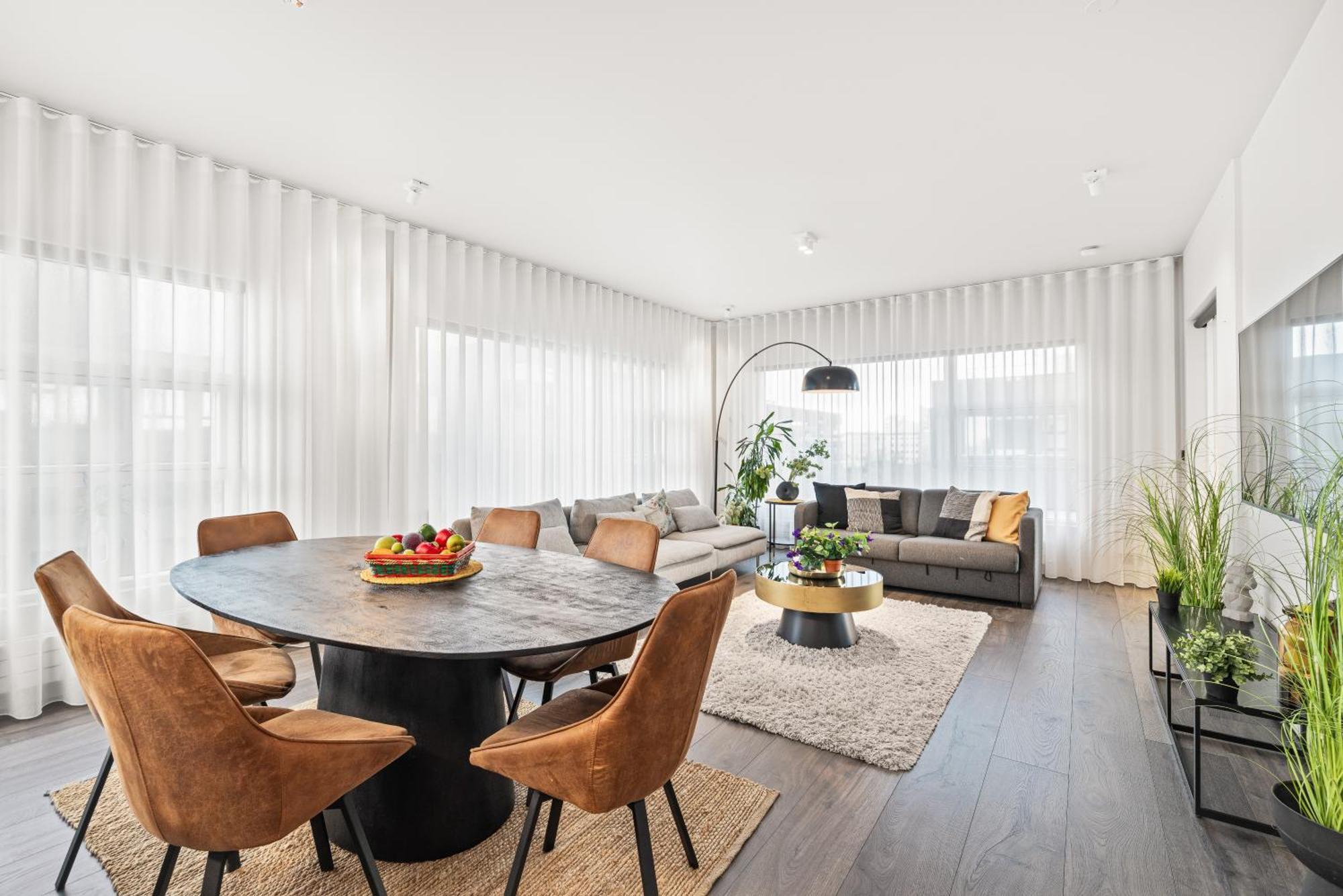 Vibrant Hafnatorg I Spacious Property With Expansive Garage Reykjavík Exteriér fotografie